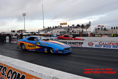 Dan Horan - 'Infinity Plumbing' (near lane) vs 
Don Knoblouch - 'Atomic Punk' (far lane) - NFC